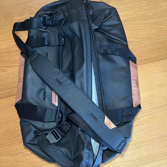 Peak Design Travel Duffel 35L - Huckberry Exclusive - Picture 12 of 15